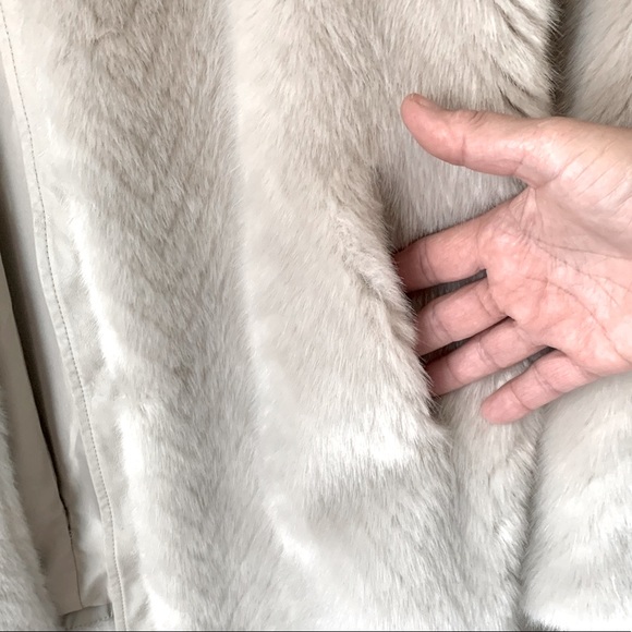 Guess size L faux fur 3/4 coat - Picture 12 of 16